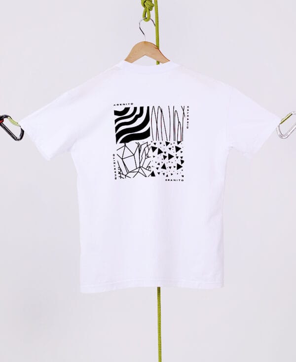 Camiseta Oversized ROCHAS - Branca (Estampa Preta)