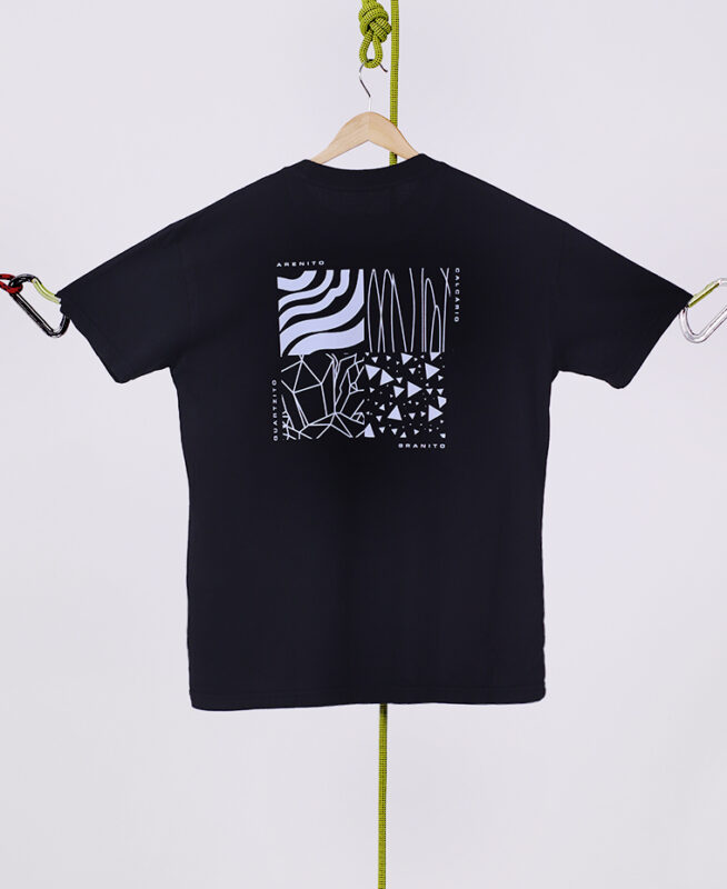 Camiseta Oversized ROCHAS - Preta (Estampa Branca)