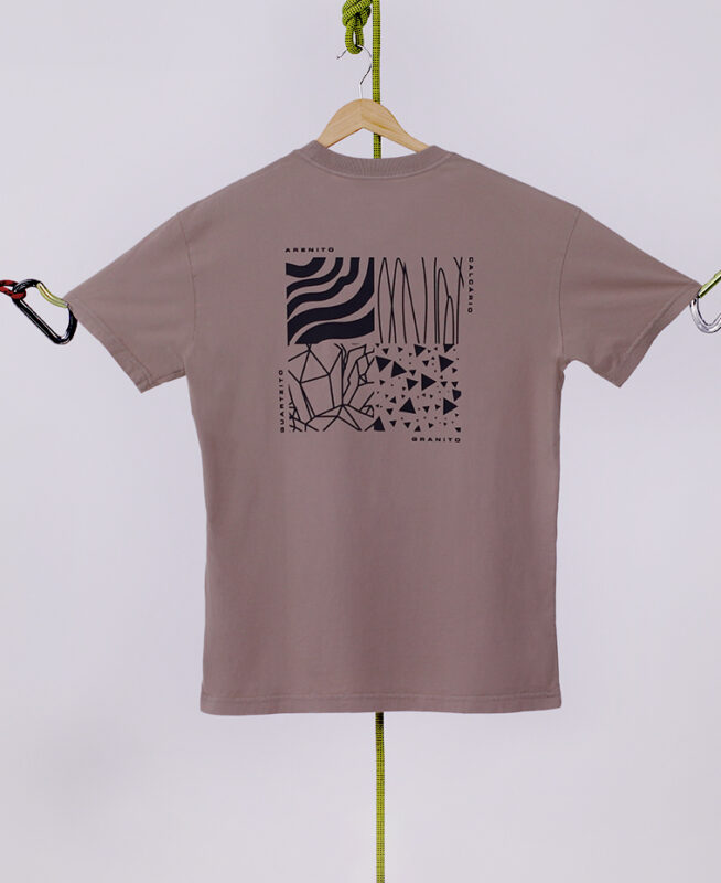 Camiseta Oversized ROCHAS - Beje (Estampa Preta)